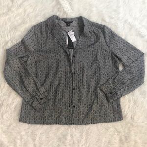 Banana Republic NWT black & white patterned button down blouse 🖤🤍